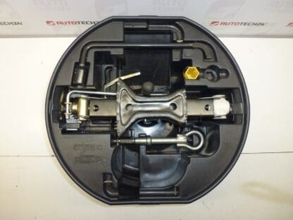 Tools, lever, key, towing eye Citroën C3