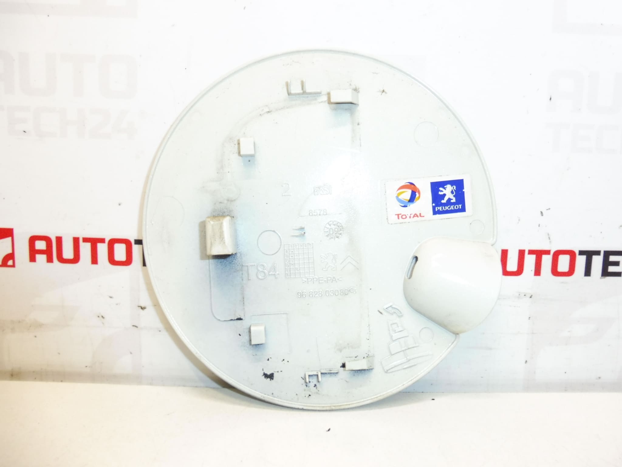 Tank cap cover KWED Peugeot 3008 9682803080 1517G9 - Image 2