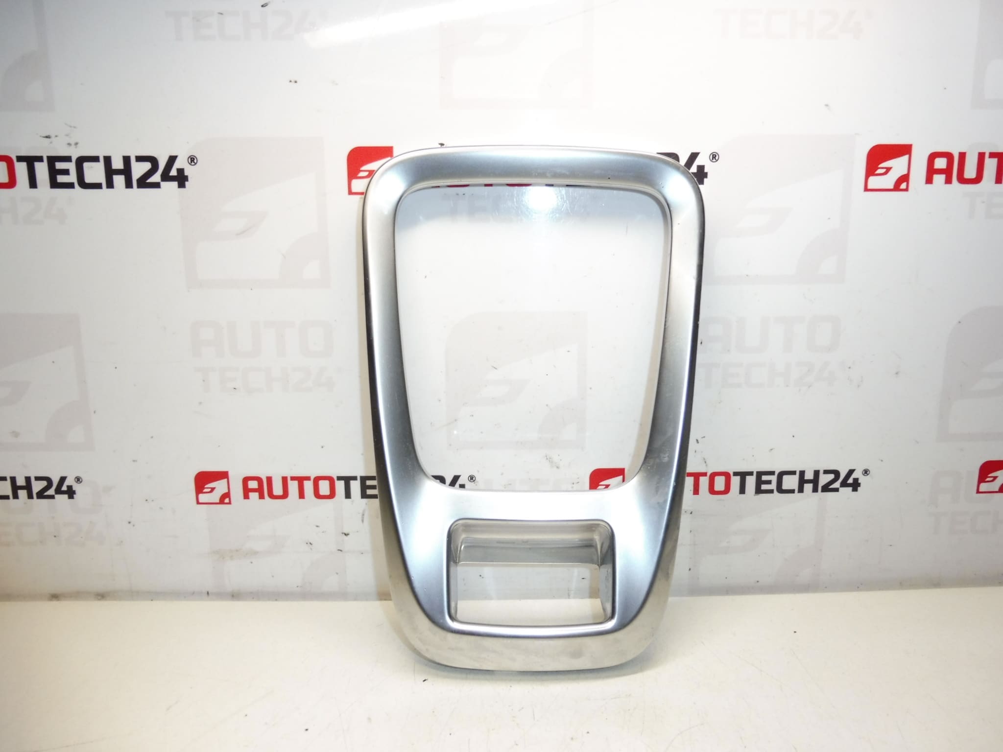 Peugeot 3008 5008 gear lever decorative cover 9685474977 7591L9