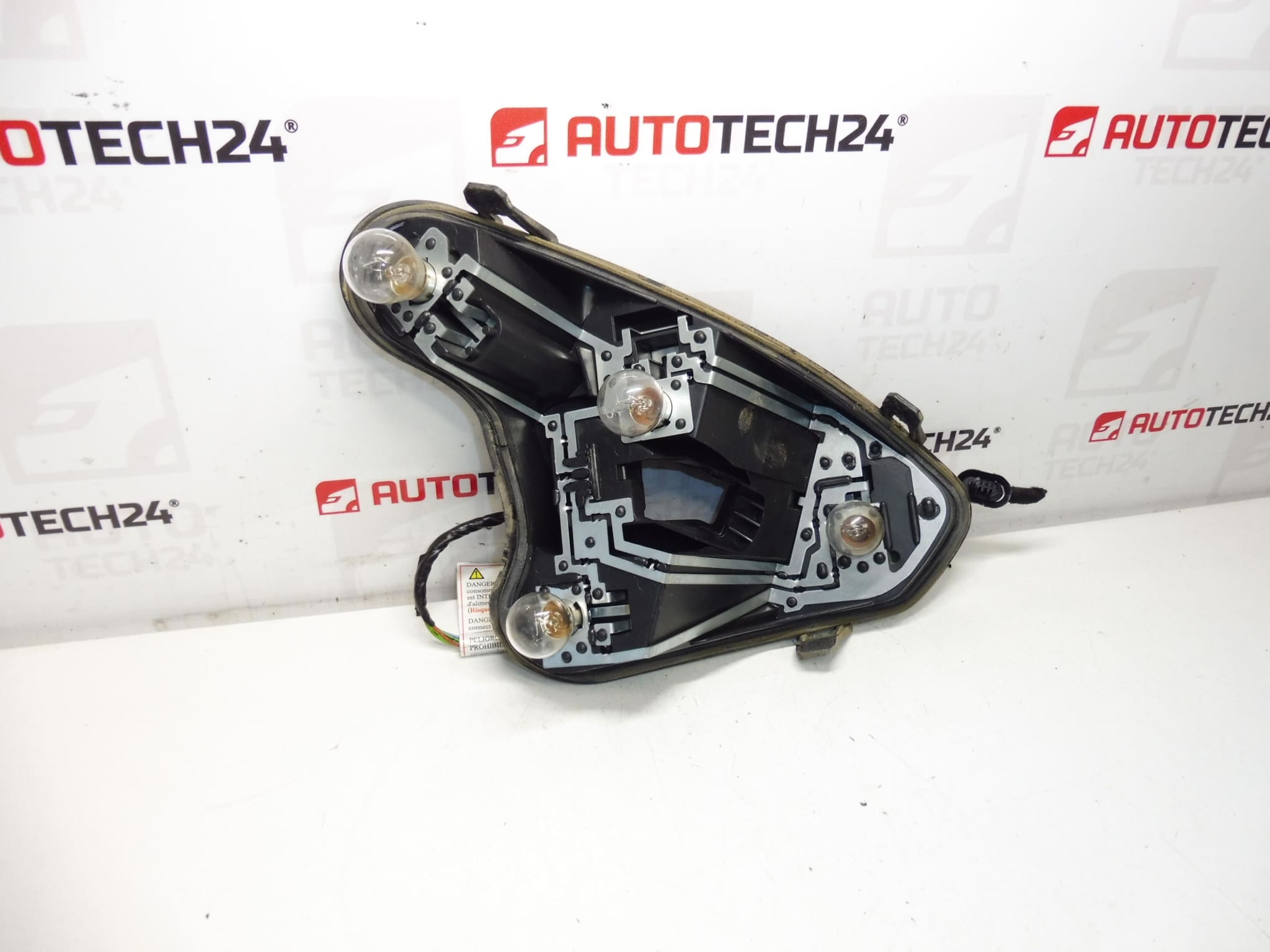 Peugeot 308 Hatchback rear right lamp bulb socket 1606959180