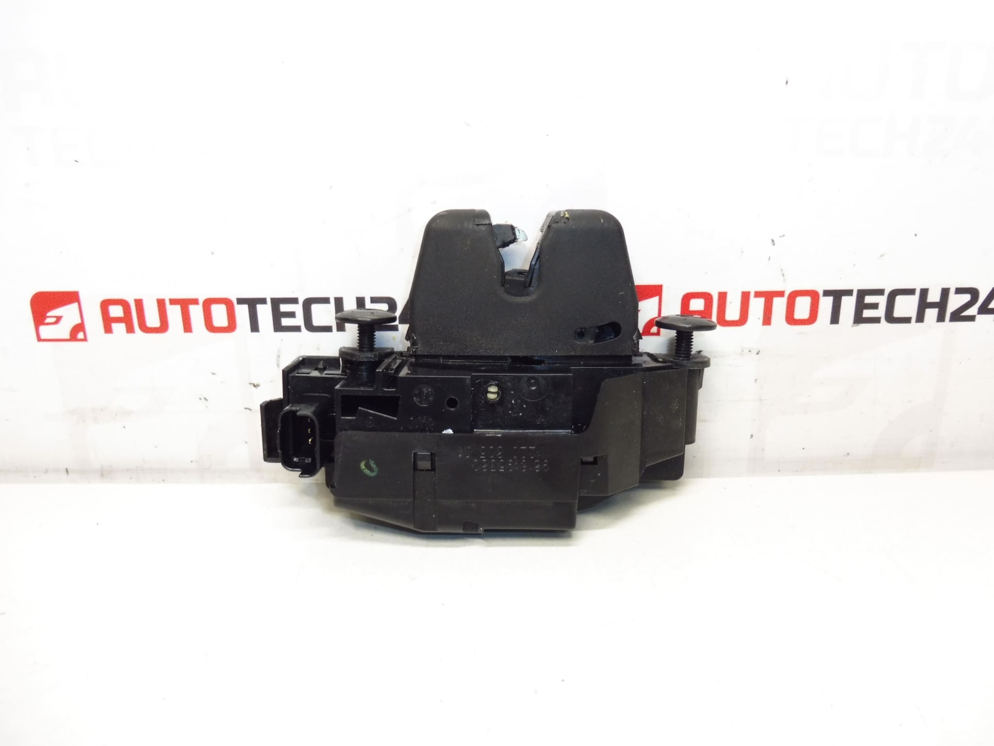 Citroen Peugeot tailgate lock 9816195380