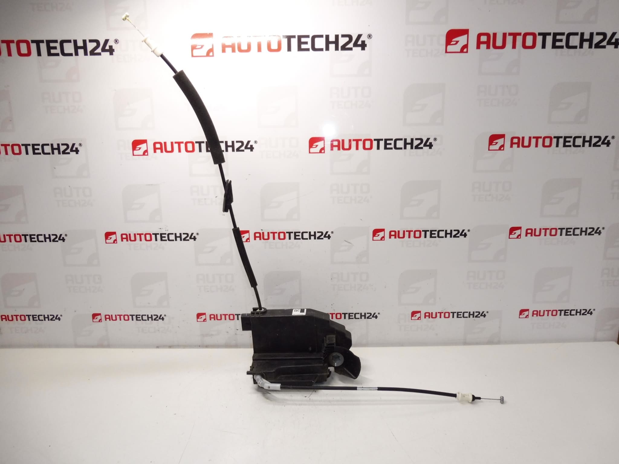 Left front driver's door lock Peugeot 308 T9 9810309480